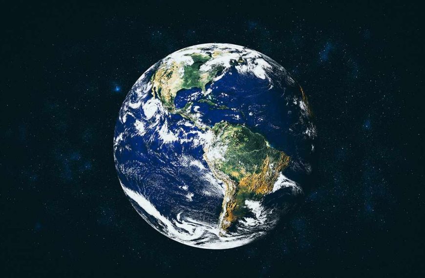 Vous ne savez pas quoi faire de votre week-end ? Calculez le rayon de la Terre avec votre smartphone (sans même l’allumer)