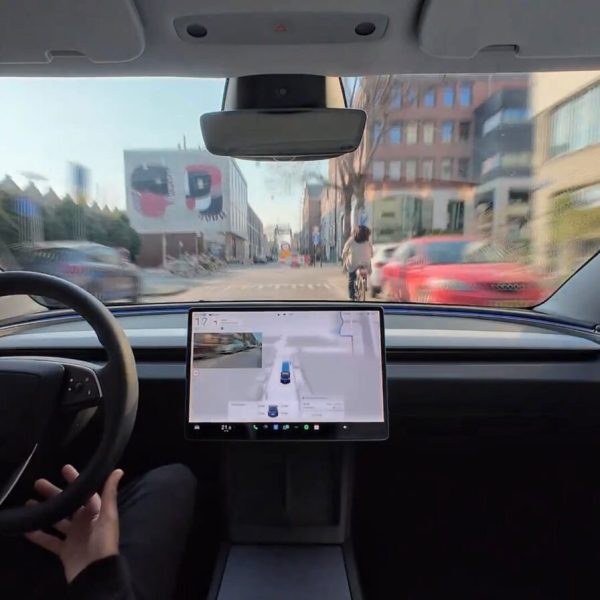 Conduite autonome : Tesla tente un coup de pression, les Pays-Bas recadrent sèchement Elon Musk