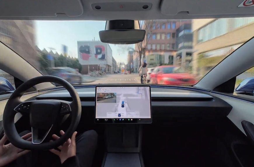 Conduite autonome : Tesla tente un coup de pression, les Pays-Bas recadrent sèchement Elon Musk