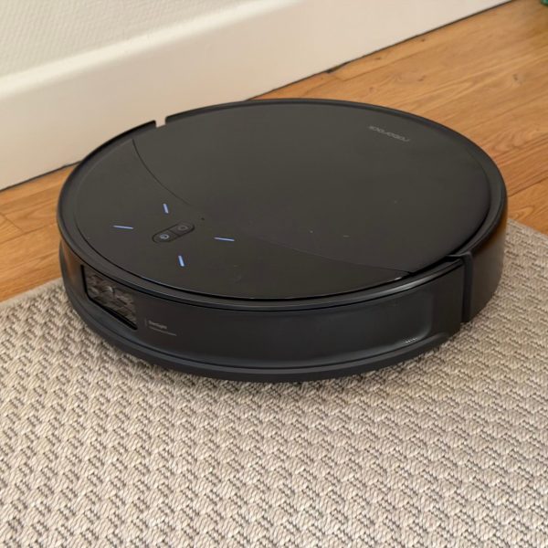 Test du Roborock Saros 10R : j’ai craqué pour l’aspirateur robot de l’espace…