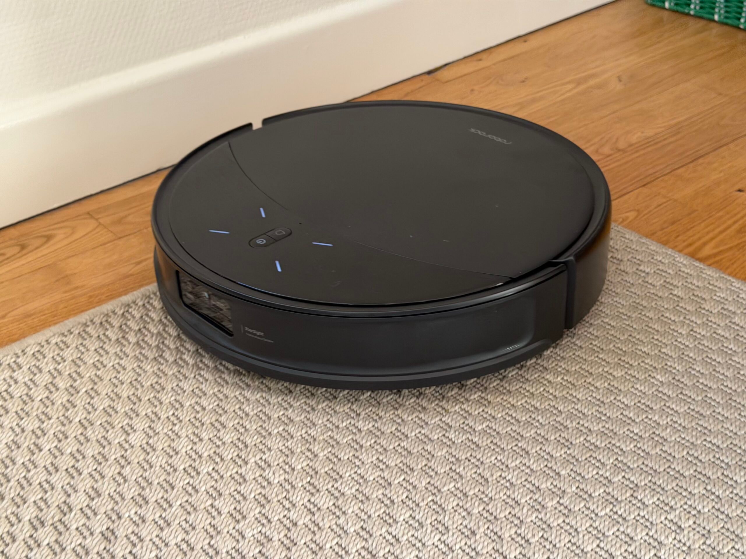 Test du Roborock Saros 10R : j’ai craqué pour l’aspirateur robot de l’espace…