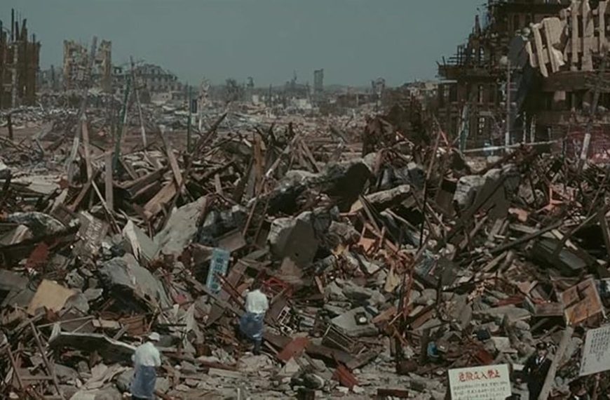 “Formidable” Christopher Nolan encense ce film de science-fiction qui a secoué la planète en 2023 : il n’a coûté que 15 millions de dollars !