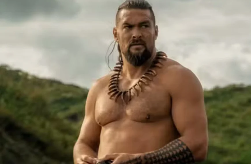 “Un gros tas de merde” Jason Momoa avait tout pour devenir l’héritier d’Arnold Schwarzenegger avec ce film fantastique, mais ça a été un flop monstrueux…