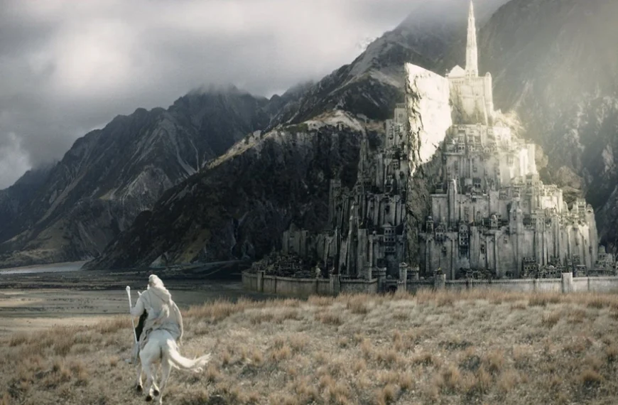 Même les fans du Seigneur des Anneaux n’ont pas fait attention à ce détail : si vous faites pause à ce moment précis, vous verrez Tolkien se battre !
