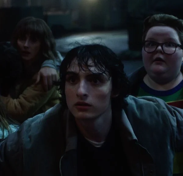 Stranger Things : cet acteur est l’une des révélations de la saison 5, les gens ne le lâchent plus et lui proposent même de l’argent… en échange de spoilers