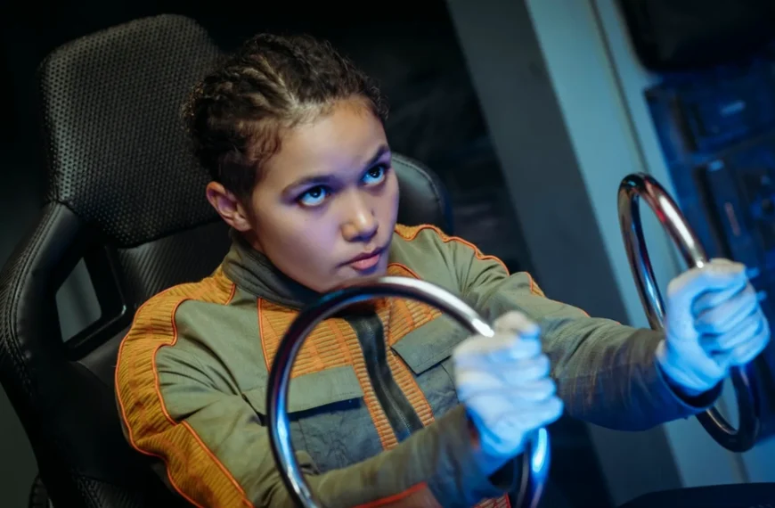 Sans préavis, Netflix a mis en ligne une série de SF qui met en vedette une star du Seigneur des Anneaux