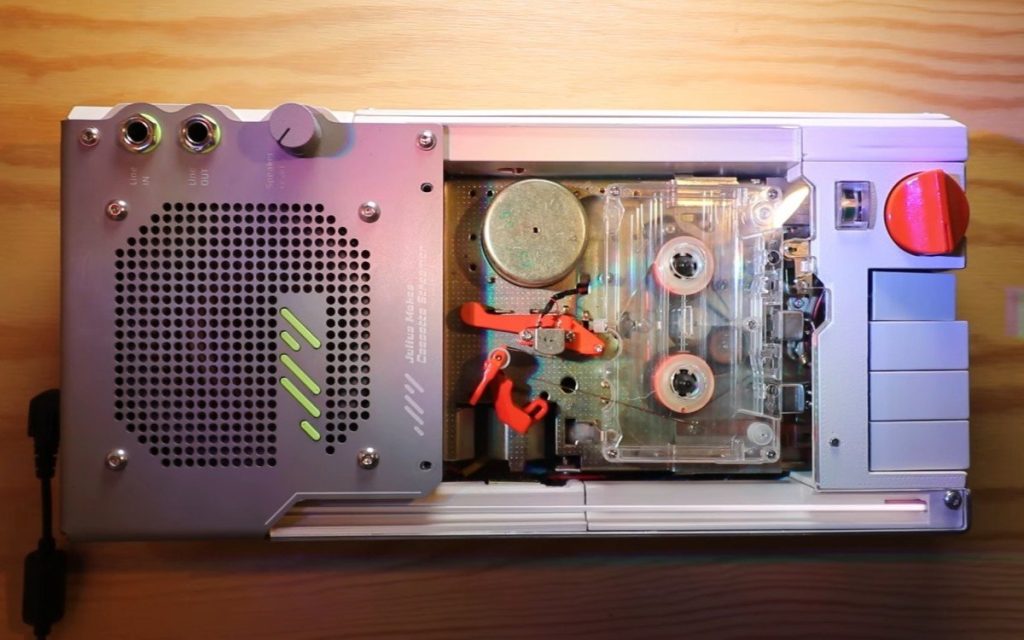 Il fabrique un appareil génial pour donner un grain rétro à vos playlists Bluetooth : le Cassette Streamer