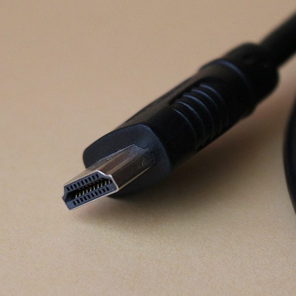 Votre vieux câble HDMI bride peut-être votre PS5 ou votre TV 4K : voici comment bien le choisir