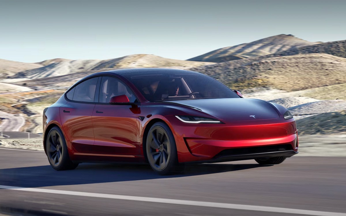 Tesla Model 3 vs Ford Mustang Dark Horse : voici le vainqueur (le verdict final bouscule les pronostics)