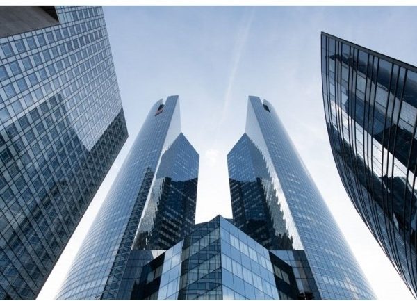 Telex : La Société Générale adopte finalement Microsoft Copilot, Linus Torvalds s'intéresse au vibe coding, La FFT piratée