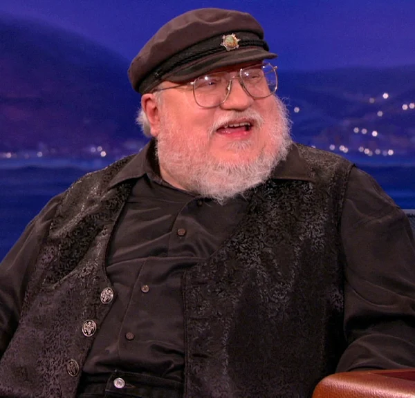 La série événement A Knight of the Seven Kingdoms n’est même pas encore sortie que George R.R. Martin prévoit déjà des surprises