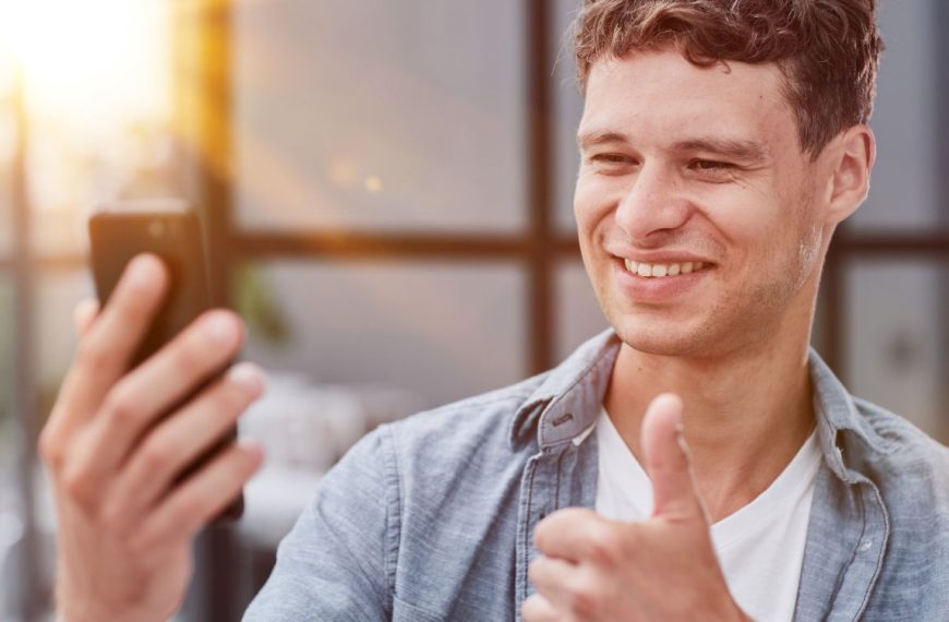 Cette application iOS qui vérifie si vous êtes vivant bat des records de téléchargement, mais pourquoi ?