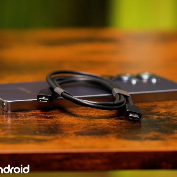 Enfin une recharge sans fil vraiment rapide pour les Galaxy S26, grâce à ce nouveau chargeur Samsung