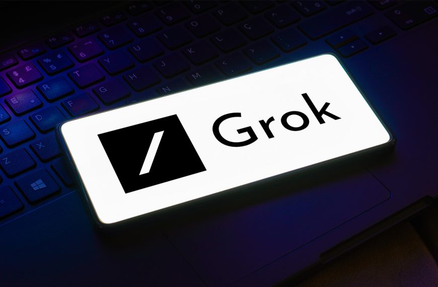 Vous êtes choqués par les utilisateurs de X qui dénudent les femmes grâce à l’IA ? Ce n’est que le début, d’après ces experts