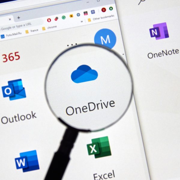 Windows 11 joue sur la peur pour faire la pub de OneDrive dans le menu Démarrer