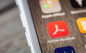 Avec Adobe Acrobat, vous allez pouvoir laisser l’IA modifier vos PDF à votre place