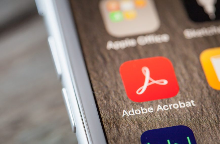 Avec Adobe Acrobat, vous allez pouvoir laisser l’IA modifier vos PDF à votre place