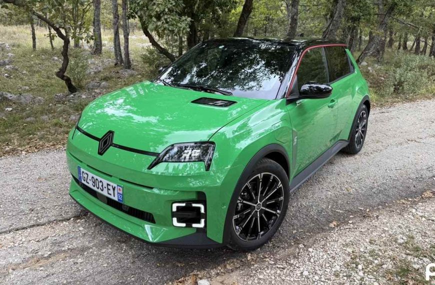 L’électrique pousse l’essence vers la sortie : pour la première fois en Europe, le challenger dépasse le vétéran