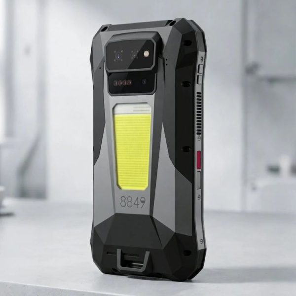 Ce smartphone pèse presque un kilo, mais il fait projecteur