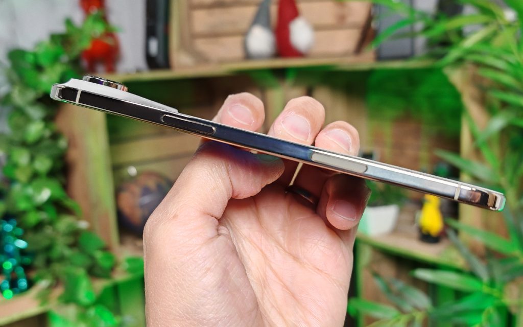 Un emplacement pour carte SIM sur l’iPhone Air ? C’est possible, la preuve