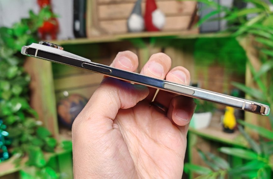 Un emplacement pour carte SIM sur l’iPhone Air ? C’est possible, la preuve