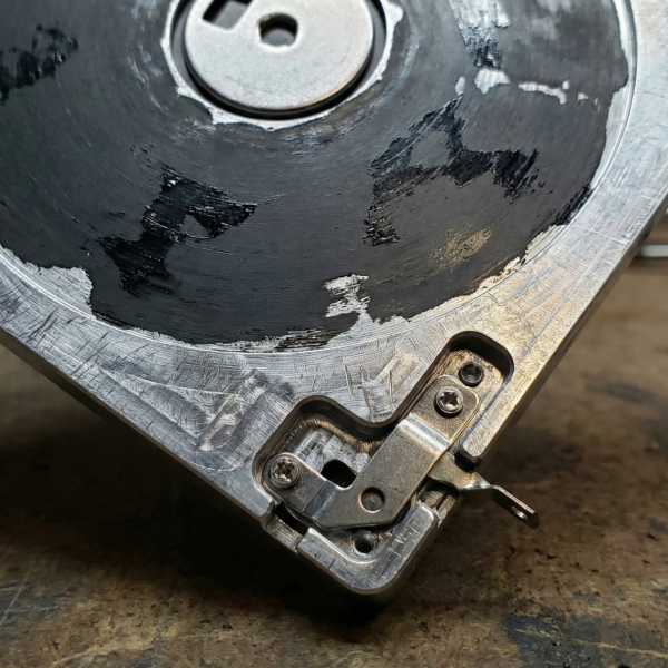 Fabriquer une disquette de zéro – Le défi fou d'un maker