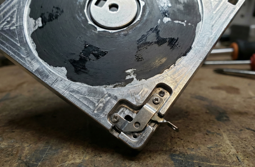 Fabriquer une disquette de zéro – Le défi fou d'un maker