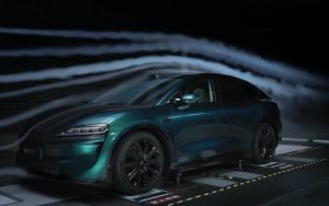 Huawei bat un record mondial avec le SUV électrique le plus aérodynamique au monde