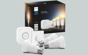 Amazon brade ce pack de 3 ampoules Philips Hue, avec le pont de connexion et plus encore