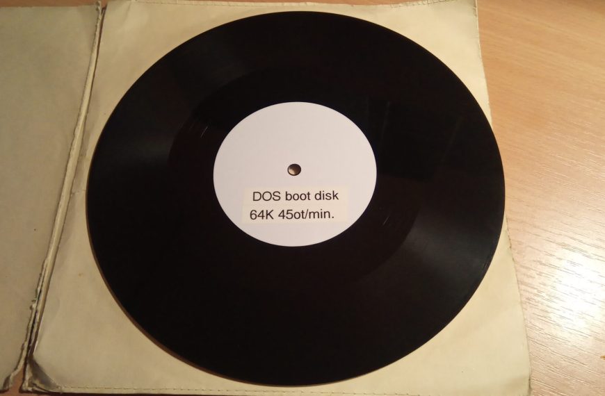 Ce furieux fait booter son PC depuis un disque vinyle