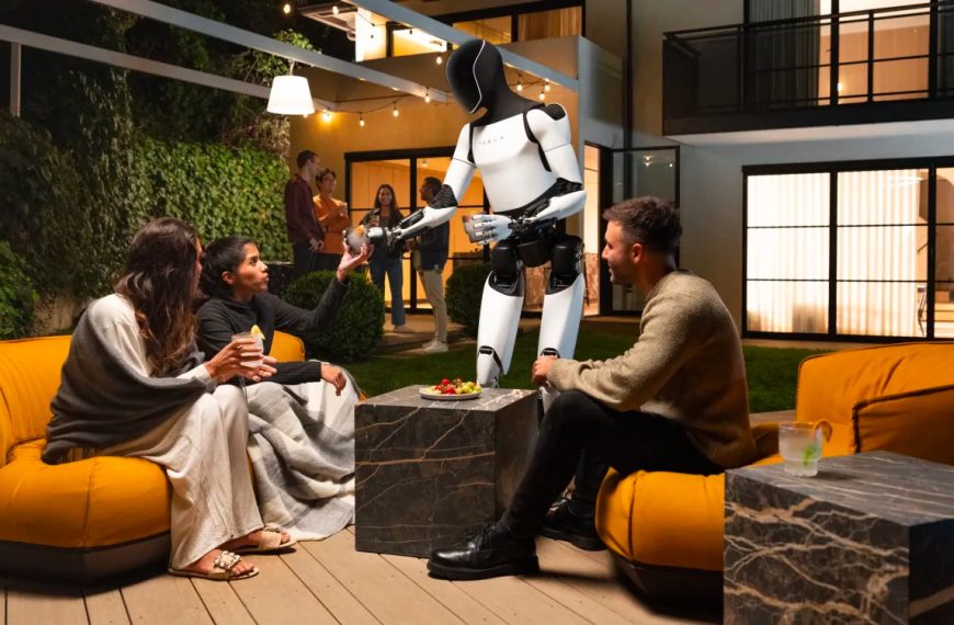 Elon Musk prévient : vos robots Tesla ne sont pas près d’arriver