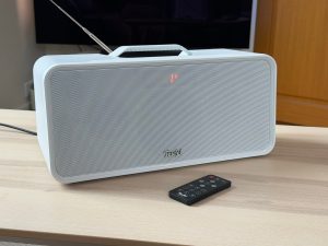 Test de l’enceinte Teufel Boomster 4 : grosse autonomie, radio DAB, super son, super prix… et une petite astuce en bonus !