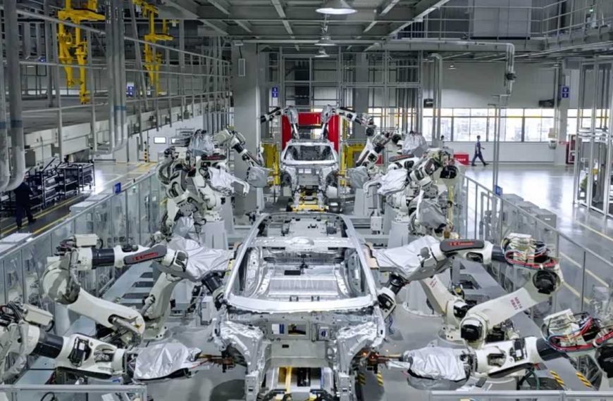 Les dark factories menacent des milliers d’emplois dans l’industrie automobile