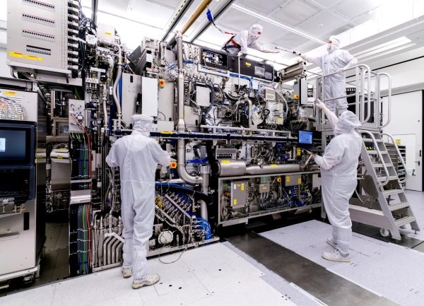 Telex : ASML améliore la fabrication des puces, Nvidia acquiert Illumex, Google investirait dans Fluidstack