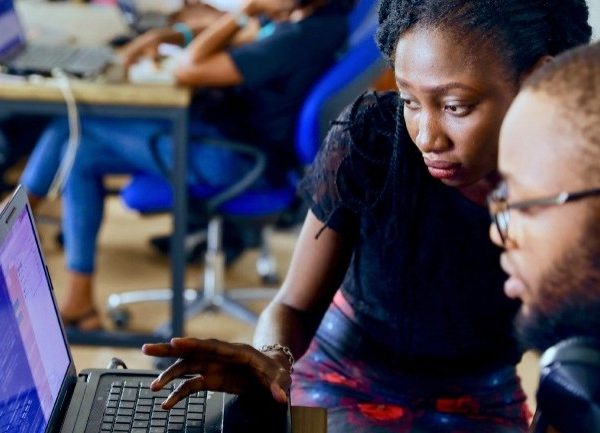 La délicate cohabitation entre codage IA et traditionnel