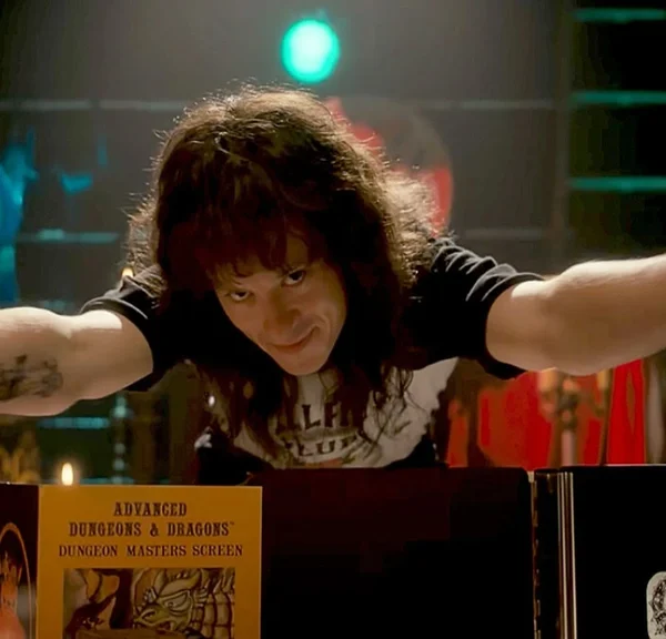 Strahd Von Zarovich, le méchant final de Stranger Things, possède l'une des meilleures histoires personnelles de l'univers de D&D, et son apparition dans la série n'est pas un hasard