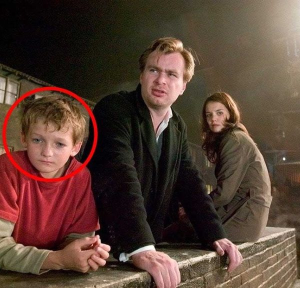 Ce petit garçon innocent de Batman Begins s'est révélé, des années après, être l'un des personnages les plus détestés de Game of Thrones