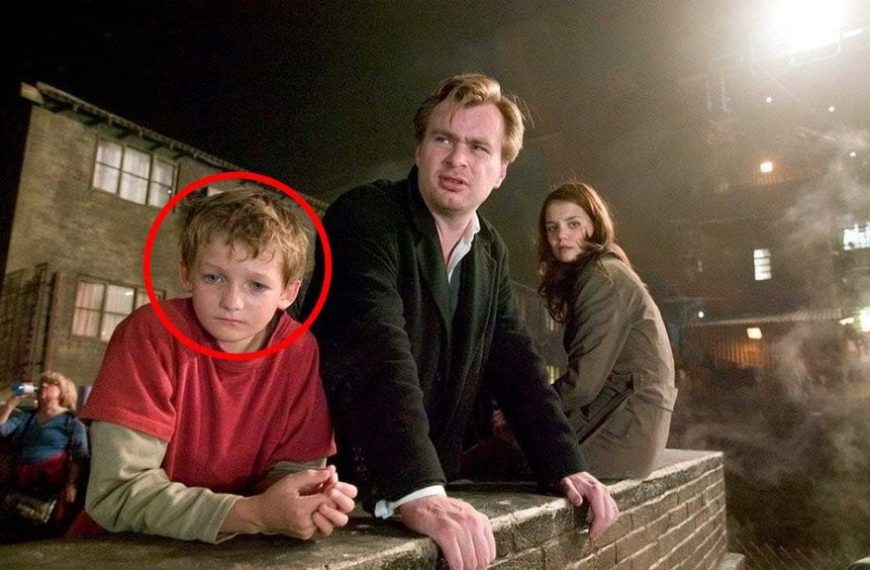 Ce petit garçon innocent de Batman Begins s'est révélé, des années après, être l'un des personnages les plus détestés de Game of Thrones