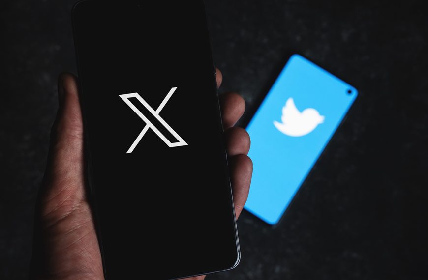 X (Twitter) est de retour en ligne après une panne mondiale