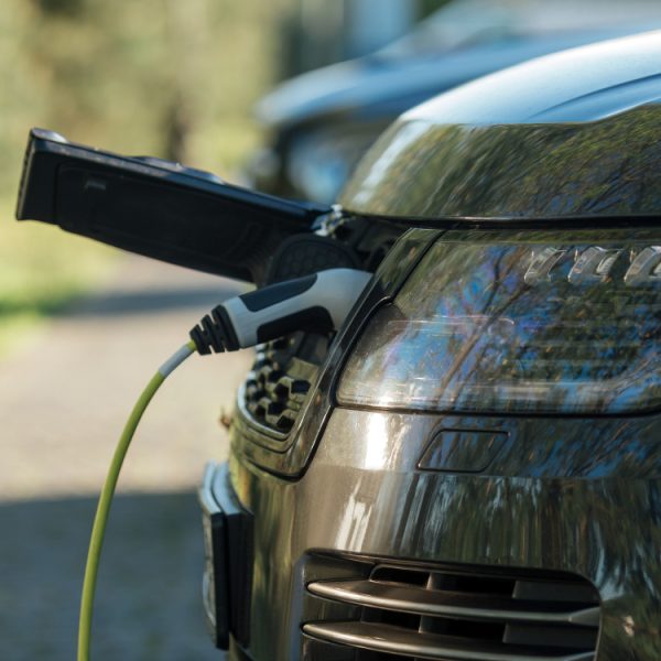 Les voitures hybrides consomment trois fois plus de carburant qu’annoncé, cette étude est formelle