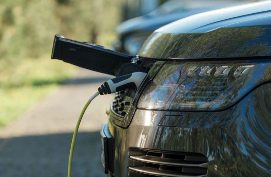 Les voitures hybrides consomment trois fois plus de carburant qu’annoncé, cette étude est formelle