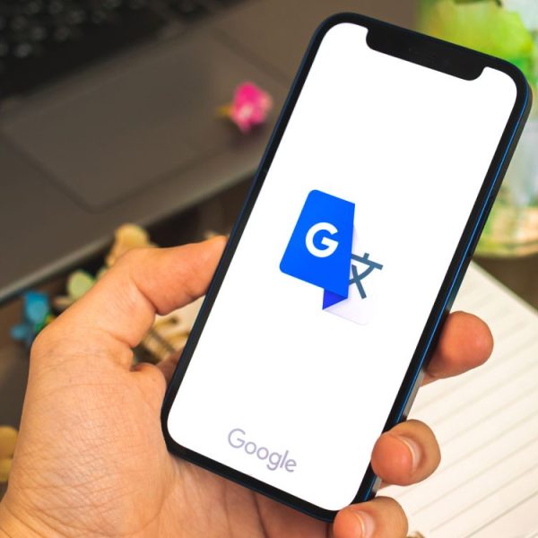 Google Traduction se met curieusement à discuter avec les utilisateurs : l’application cache-t-elle un chatbot ?