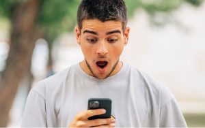 Google envoie un lien vers un GIF pour adultes à de nombreux iPhone, que s’est-il passé ?