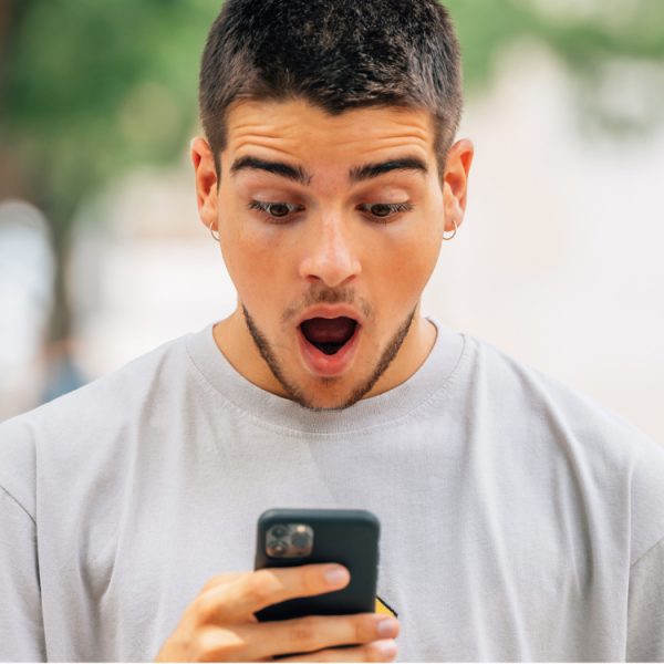 Google envoie un lien vers un GIF pour adultes à de nombreux iPhone, que s’est-il passé ?