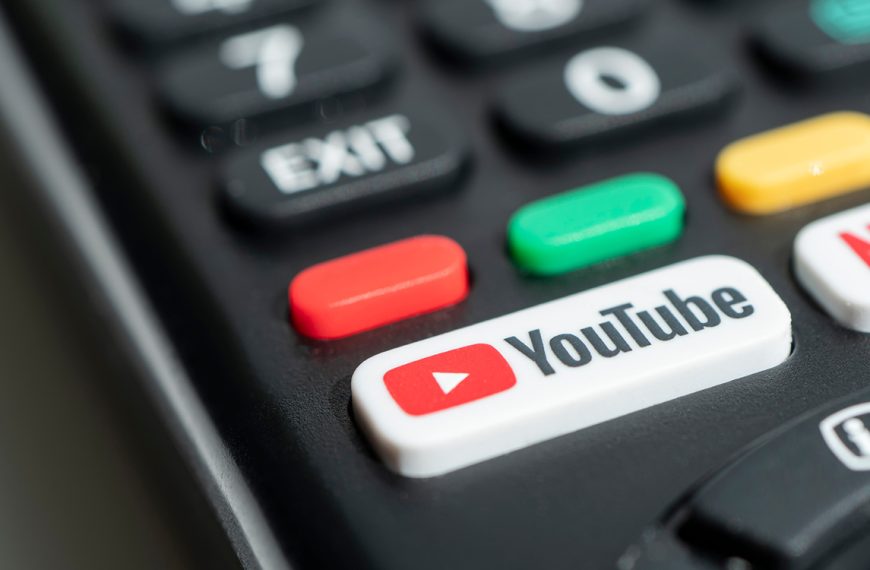 Poser une question sur une vidéo YouTube qu’on regarde sur sa TV devient réalité