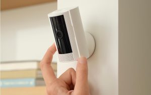 Ces emails révèlent qu’Amazon envisage une surveillance de masse via ses caméras Ring