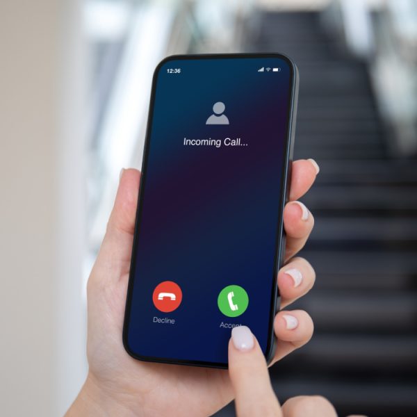 Après votre historique Internet, France Travail pourrait “écouter” vos appels téléphoniques pour lutter contre la fraude sociale