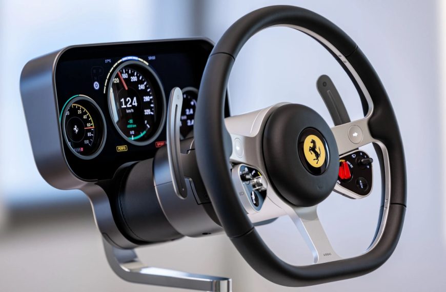 L’intérieur de la future Ferrari électrique fait penser à un iPhone ? Ce n’est pas un hasard