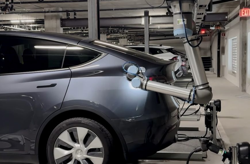 Plus besoin de brancher votre voiture électrique, le parking de cette résidence le fait à votre place