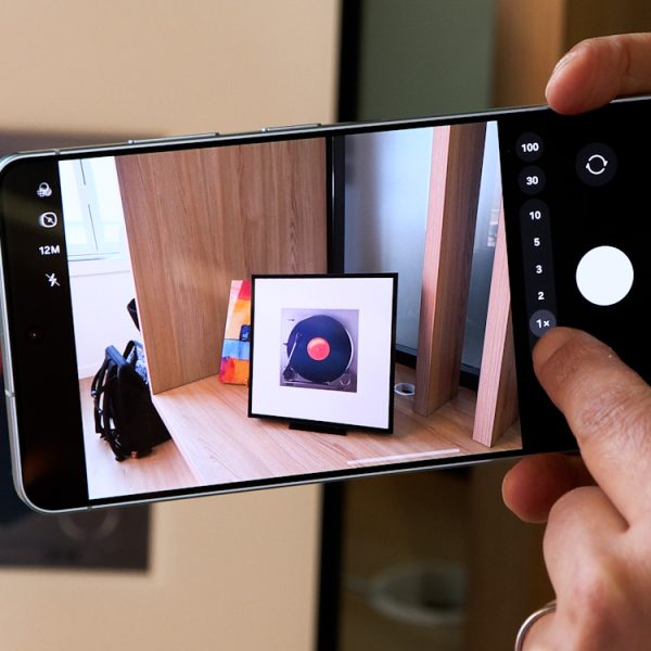 Les Galaxy S26 sont capables de trouver le moment exact de la vidéo que vous cherchez grâce à l’IA